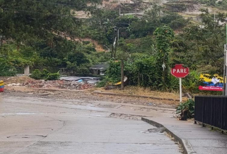 Caneca puesta por disidencias cerca de CDI en Anorí, Antioquia