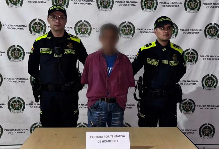 Adulto mayor de 65 años sería quien le roció gasolina y quemó una mujer en Medellín