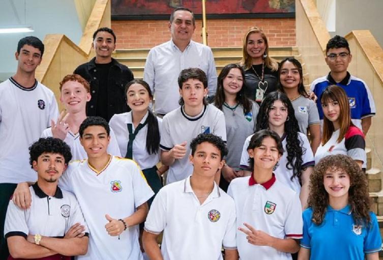 Estudiantes de Envigado que viajarán de intercambio a Canadá