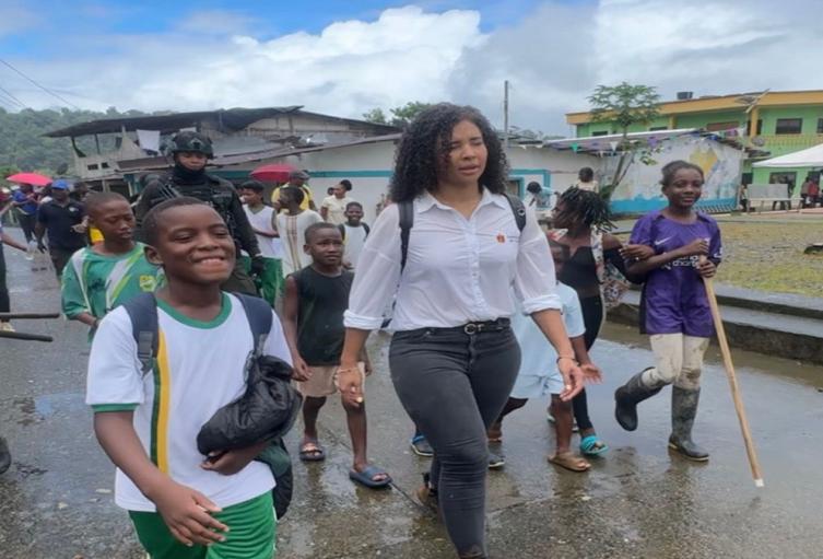 Gobernadora de Chocó denuncia presencia de artefactos explosivos en entornos educativos de Sipí.