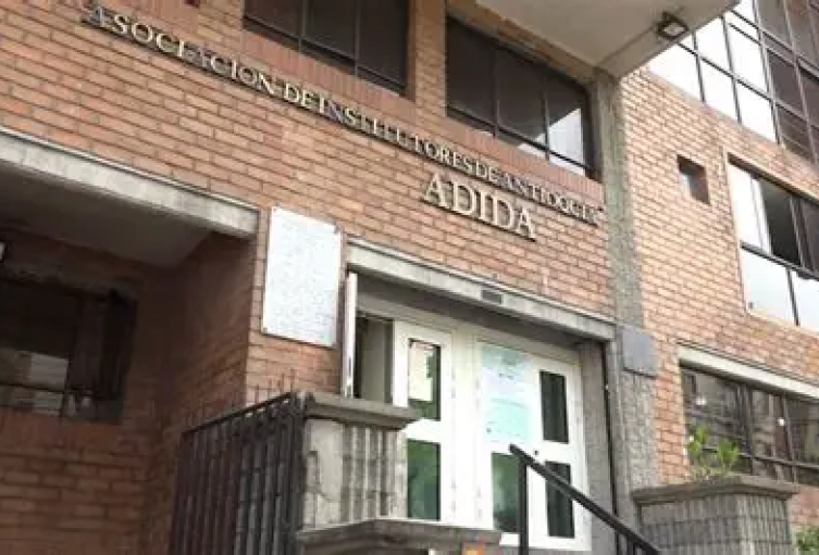 Denuncia de ADIDA en escuela del oriente antioqueño