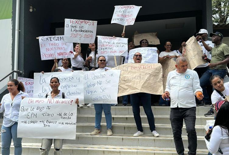 Protesta funcionarios de alcaldía de Turbo, Antioquia