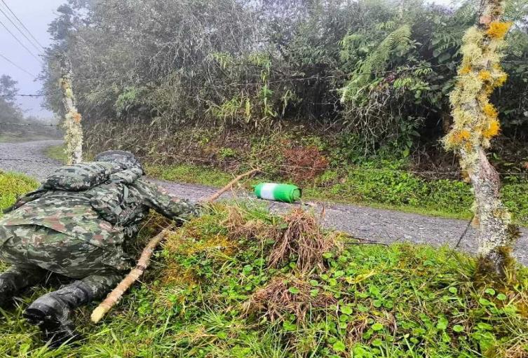 Cilindro con explosivos fue retirado de vía al norte de Antioquia