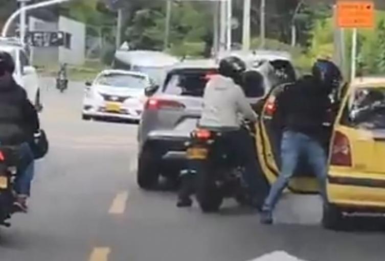 Fleteros en Medellín: tienen en la mira 12 personas Fleteros en Medellín: tienen en la mira 12 personas