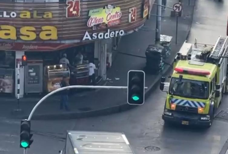 Incendio de un asadero de pollos en el centro de Medellín