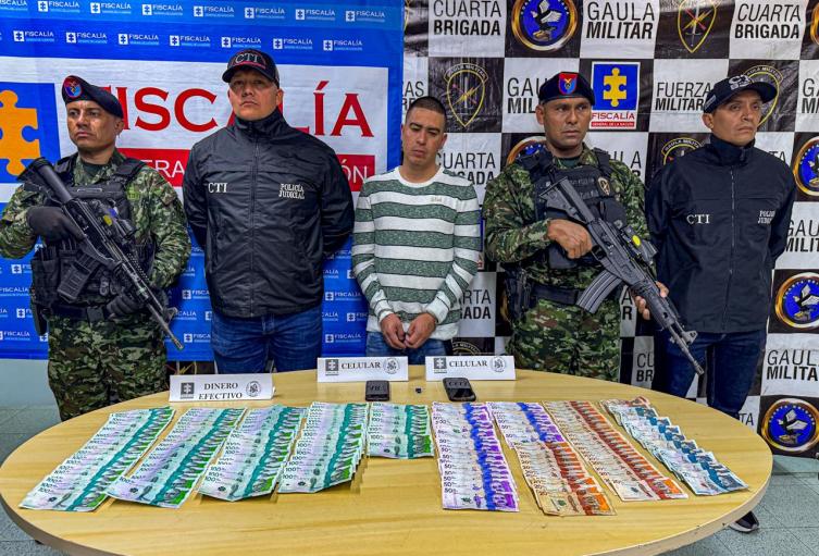 Cayó en Medellín “Chorizo”, temido alias del Frente 36 de las disidencias: operador de rentas ilegales por $20.000 millones Cayó en Medellín “Chorizo”, temido alias del Frente 36 de las disidencias: operador de rentas ilegales por $20.000 millones