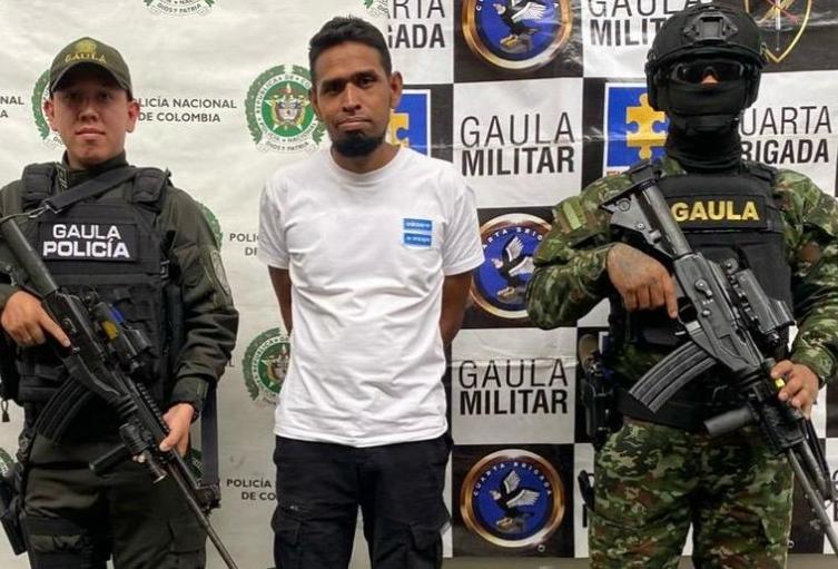 Cayó en Bello alias 'El Flaco', uno de los más buscados de Antioquia por extorsionar a mineros con rentas mensuales de $100 millones