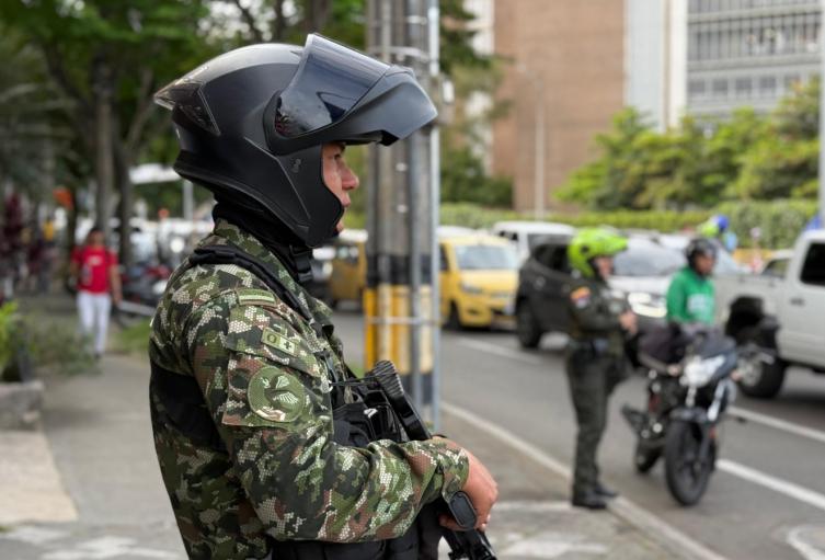 Con 1.022 casos de violencia de género en 2024, Medellín despliega más de 600 policías para Amor y Amistad