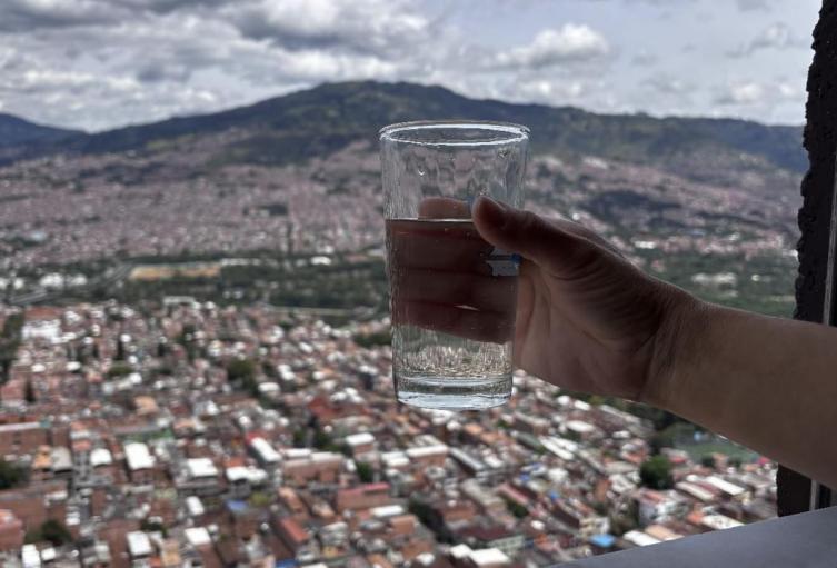 Agua potable en las laderas de Medellín