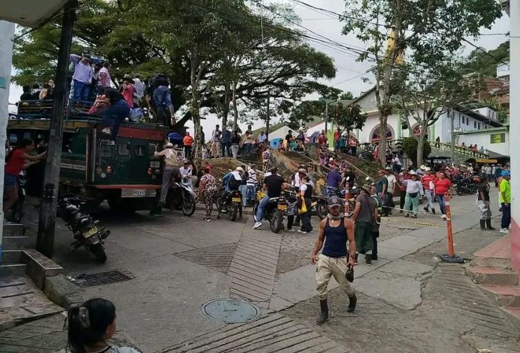 Desplazamiento masivo en Briceño 