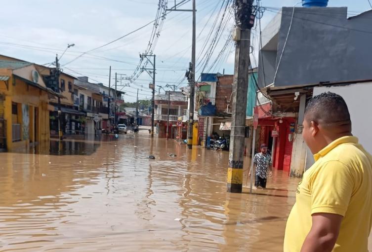 Damnificados por inundaciones en El Bagre, Antioquia