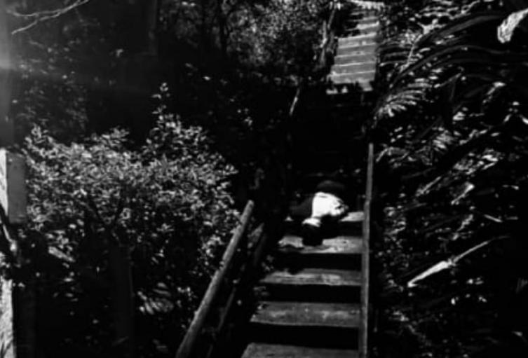 Lo mataron y lo dejaron en unas escaleras en el barrio Robledo Aures de Medellín