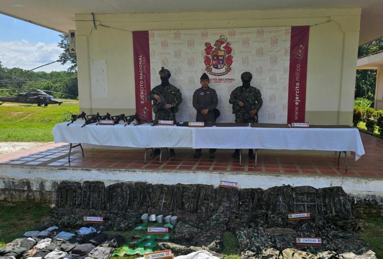 [FOTOS] Combates en Valdivia: Muere un integrante del Clan del Golfo y un soldado resulta herido