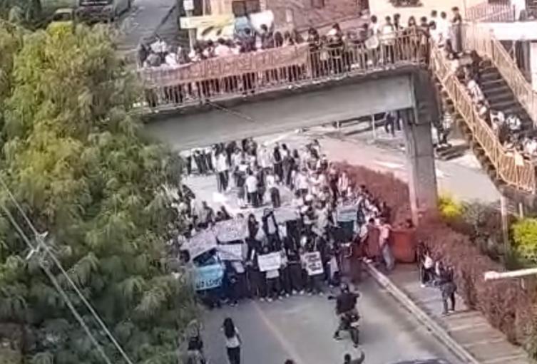 Protesta de estudiantes en Copacabana 