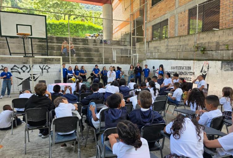 Niños del municipio de Titiribí, Antioquia 