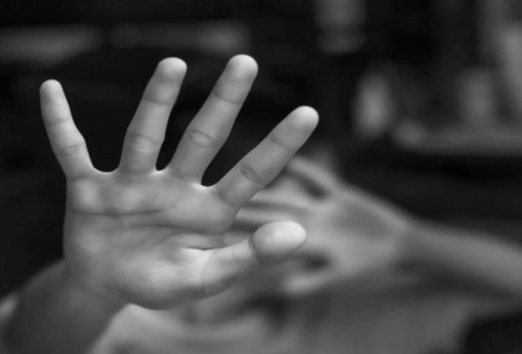 Agresión contra menores 