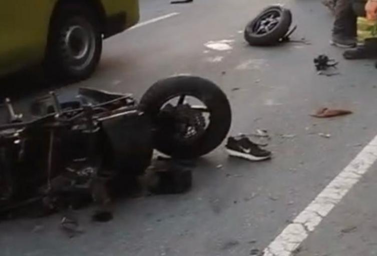 Motociclista sufrió amputación de brazo en fuerte colisión en Robledo; hay seis heridos 