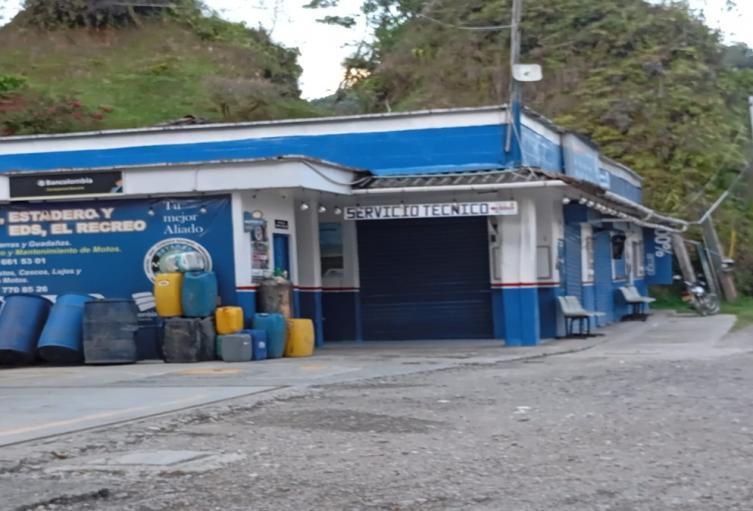 Clan del Golfo niega extorsiones en Nariño y adjudica amenazas y cierre de gasolinera a banda de alias 'Camila' 