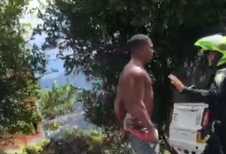 Una persona murió al enfrentarse con la policía en Medellín