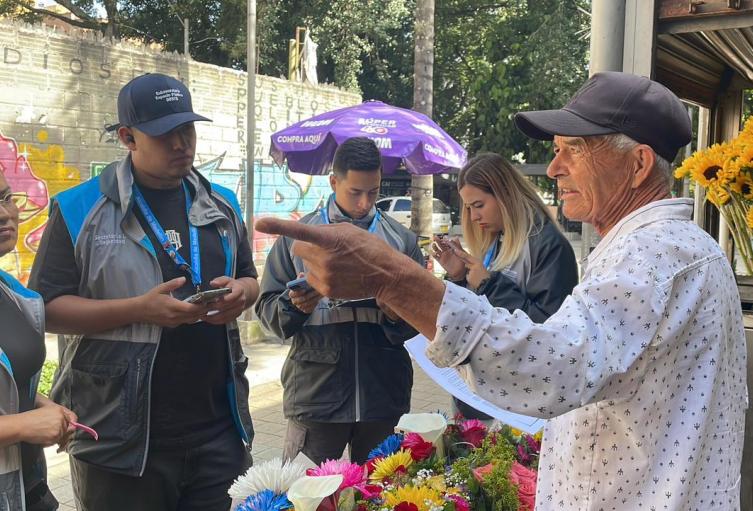 Con tecnología en tiempo real, georreferencian más de 2.000 módulos de venteros para el control del espacio público en Medellín