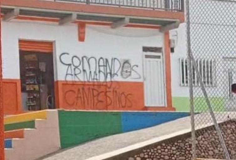 Con grafitis en las paredes, llegó nuevamente la zozobra a Andes