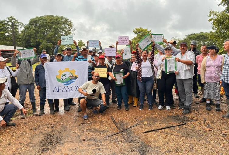 Entrega de tierras en Antioquia