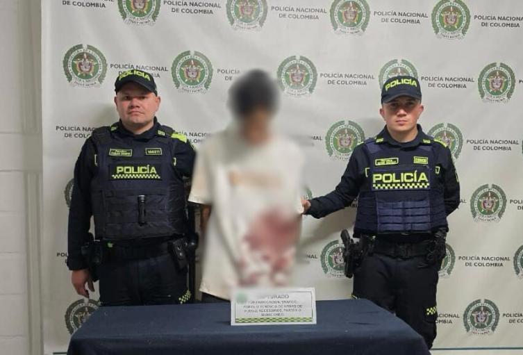 Tiroteo en Medellín: Ladrón de supermercado atacó a la policía y fue impactado en el Barrio Santander 