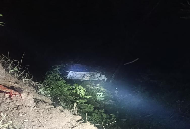 Autoridades atienden accidente de tránsito de excursión de grado 11 que deja al menos cinco muertos y 10 heridos