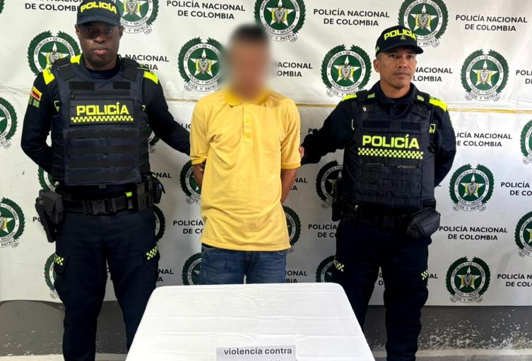 El capturado se encuentra bajo custodia y ha sido dejado a disposición de la Fiscalía.