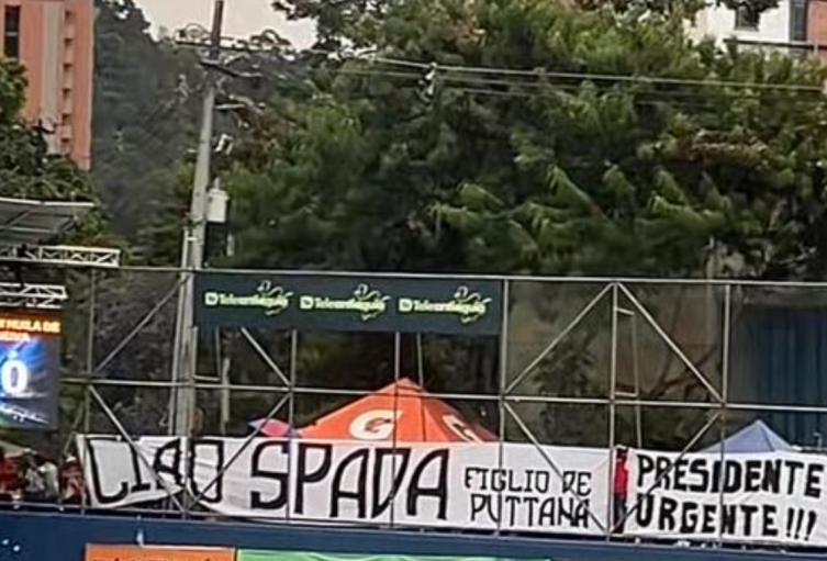 Protesta hinchas del DIM en Babyfutbol