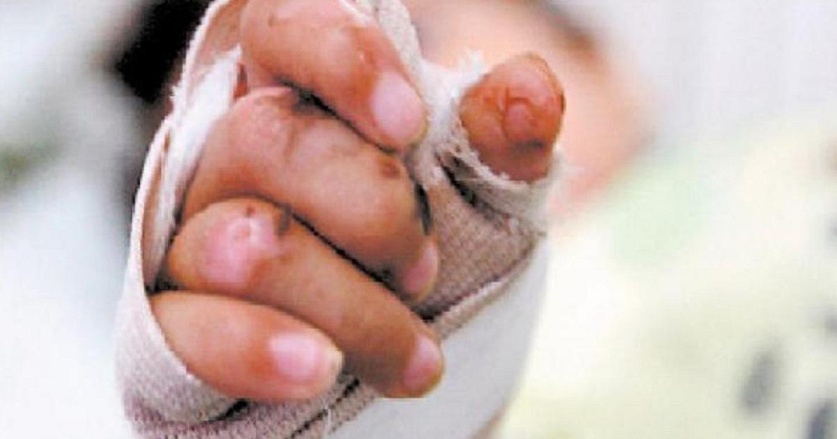 Las consecuencias legales que podría enfrentar un padre si deja quemar pólvora a su hijo