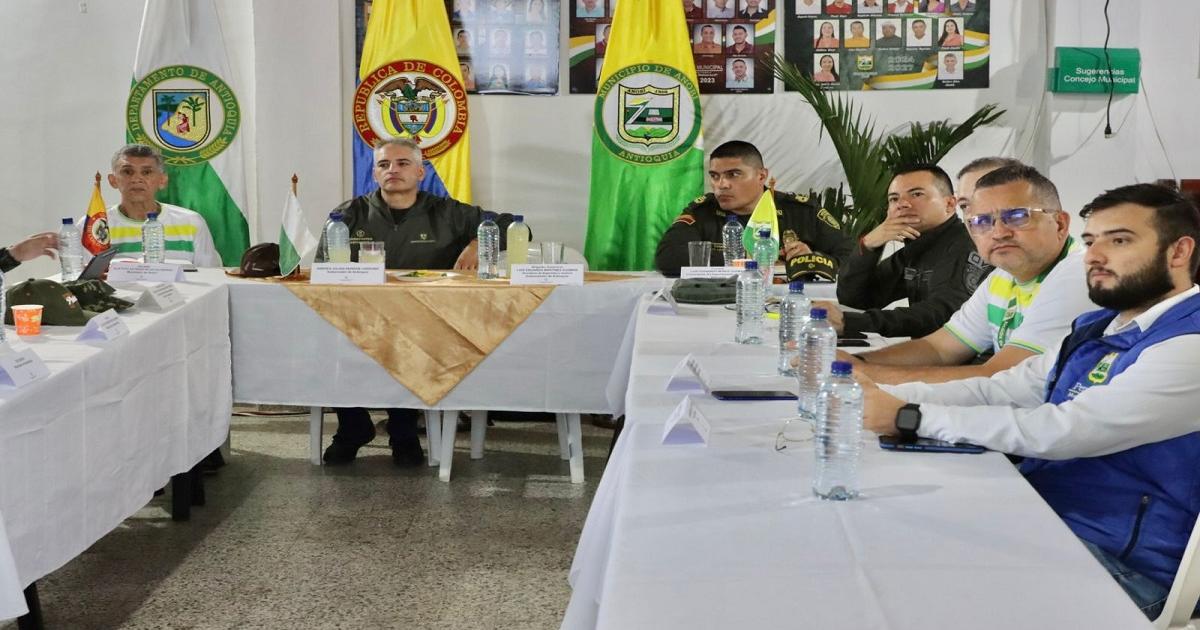 Fuerza pública en Antioquia se encuentra en alerta tras hechos terroristas del ELN en la región