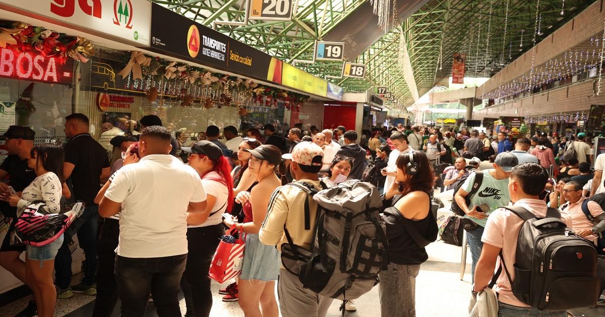 Medellín espera movilizar más de 55.000 vehículos por las terminales en el receso escolar