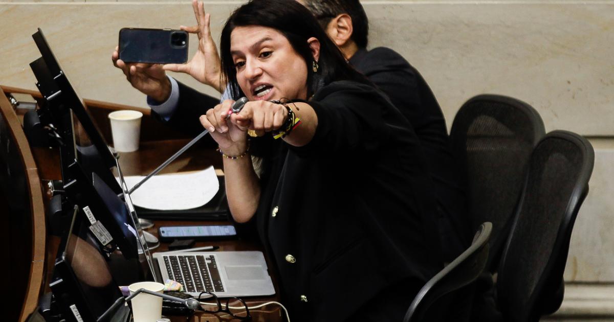 Sectores políticos de Antioquia piden a Petro aclarar supuesta presencia de soldados venezolanos en la zona binacional