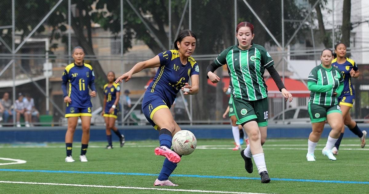 Por primera vez, las Escuelas Populares del Deporte en Medellín ofrecen fútbol femenino