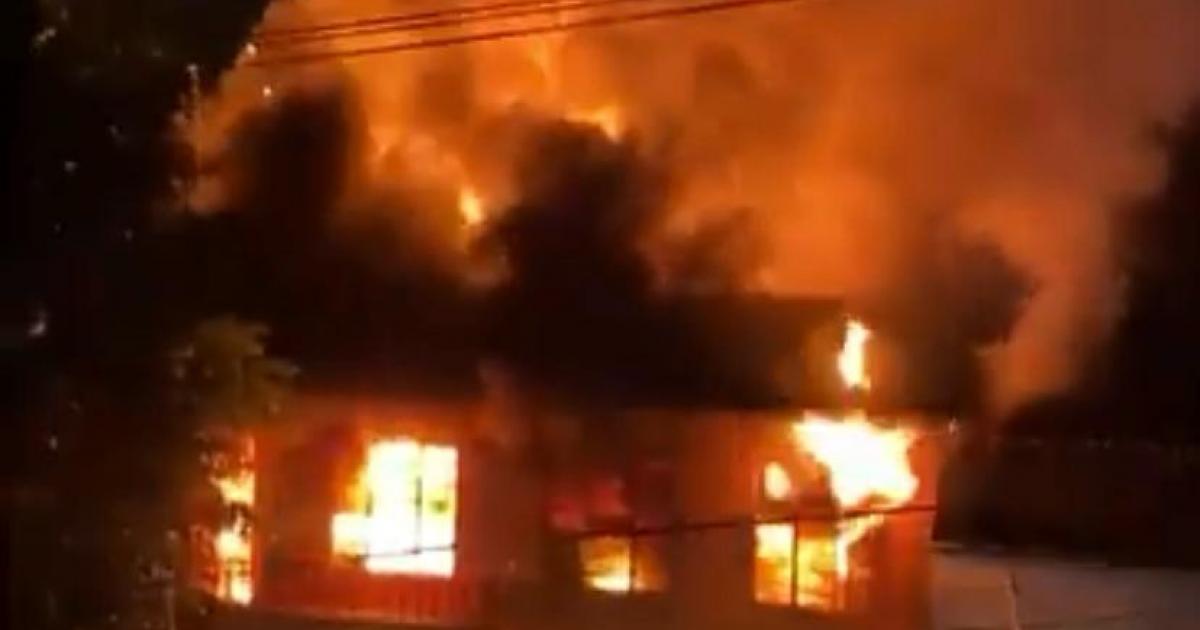 (Video) Incendio en Aranjuez afectó tres viviendas sin dejar personas heridas