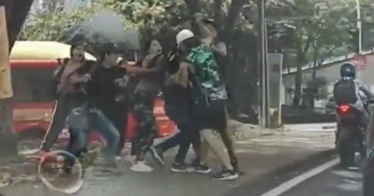 (Video) Riña entre hinchas de Nacional dejó un muerto en Pereira