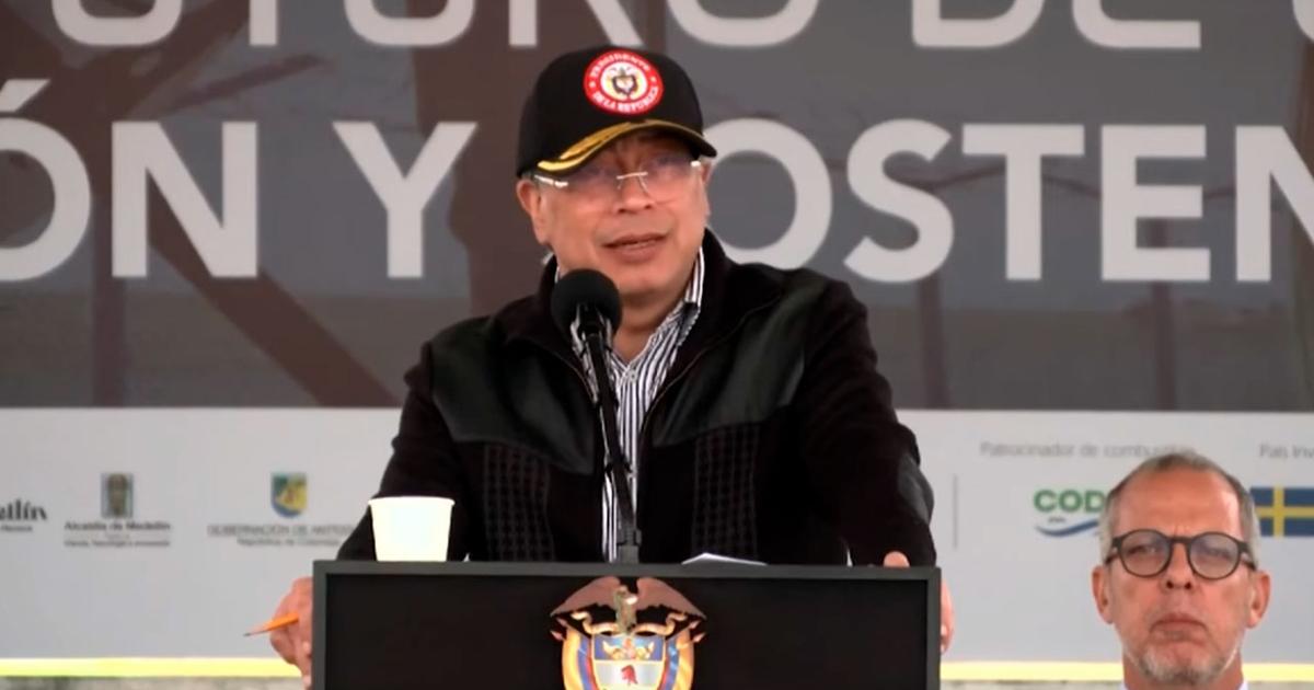 Colombia negociará armamento con varias naciones: Petro