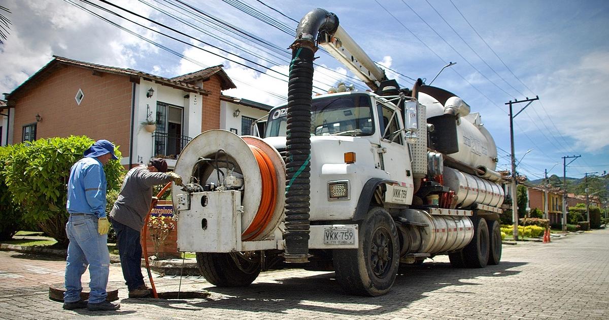 Para evitar inundaciones se inició el mantenimiento al sistema de alcantarillado del municipio de La Ceja
