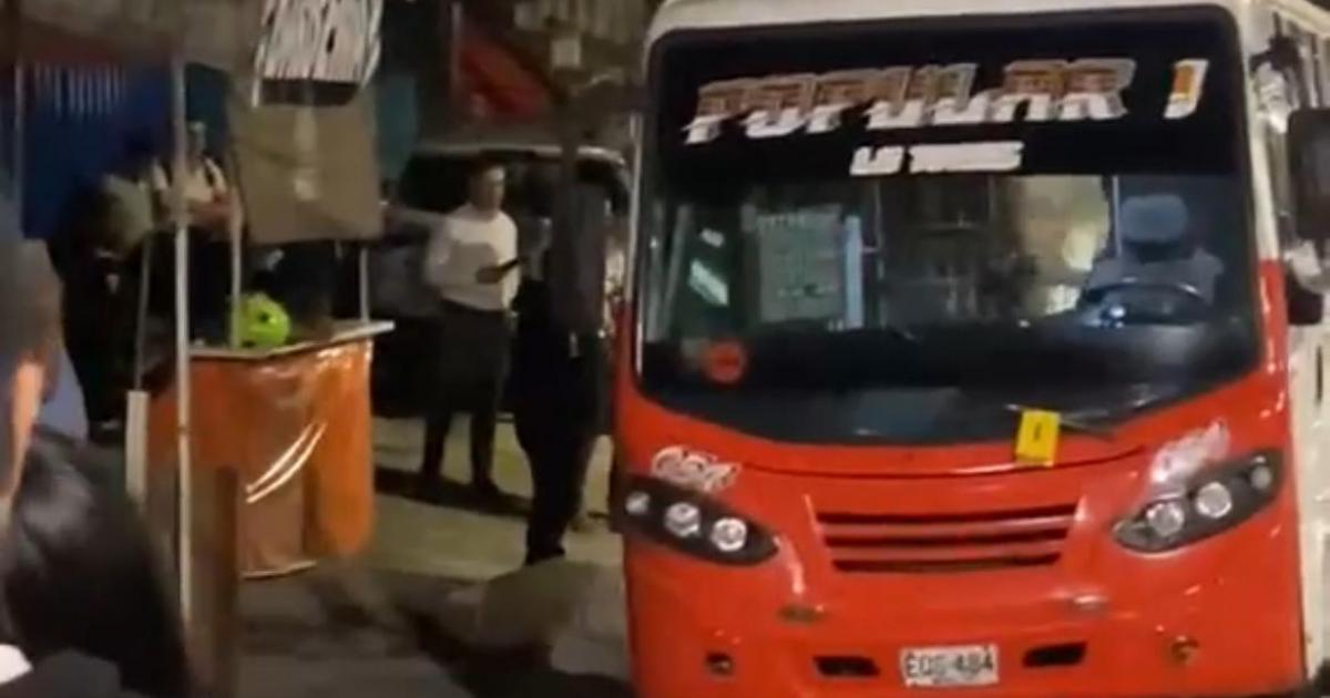 [VIDEO] Asesinaron a dos mujeres dentro de un bus en Aranjuez, Medellín 