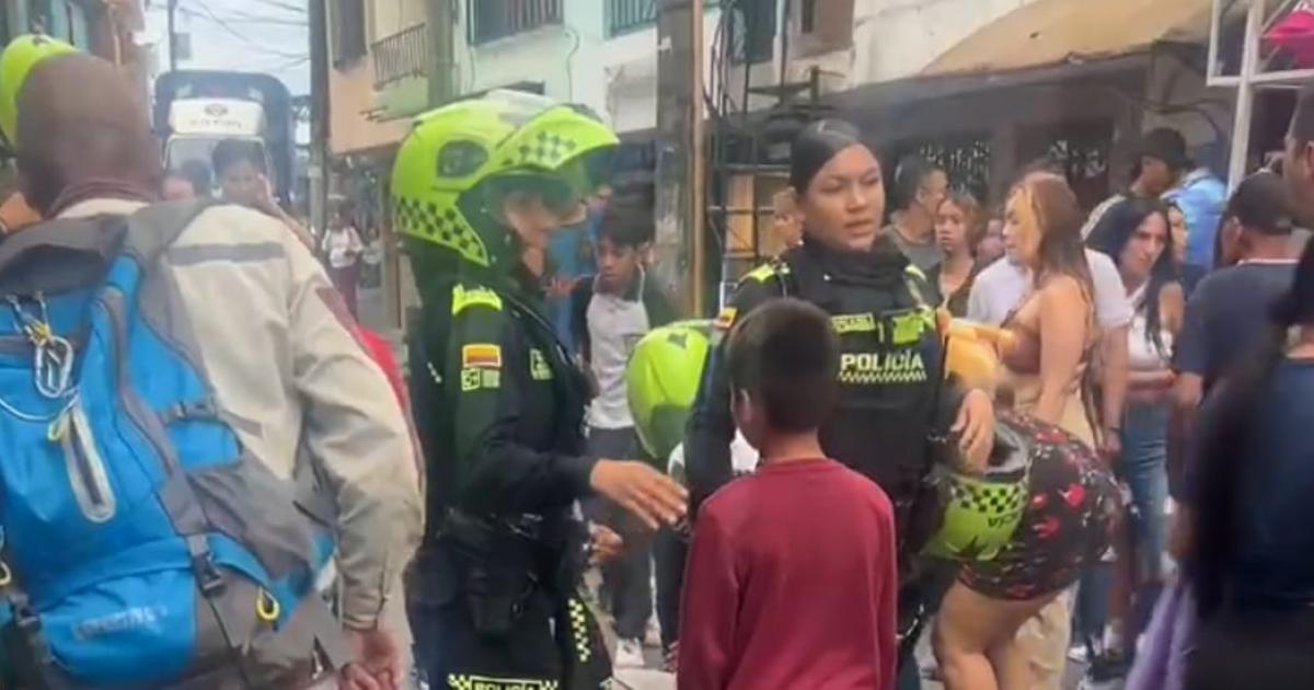 En la esquina de una iglesia de Medellín, un adulto mayor de 66 años mató a un muchacho