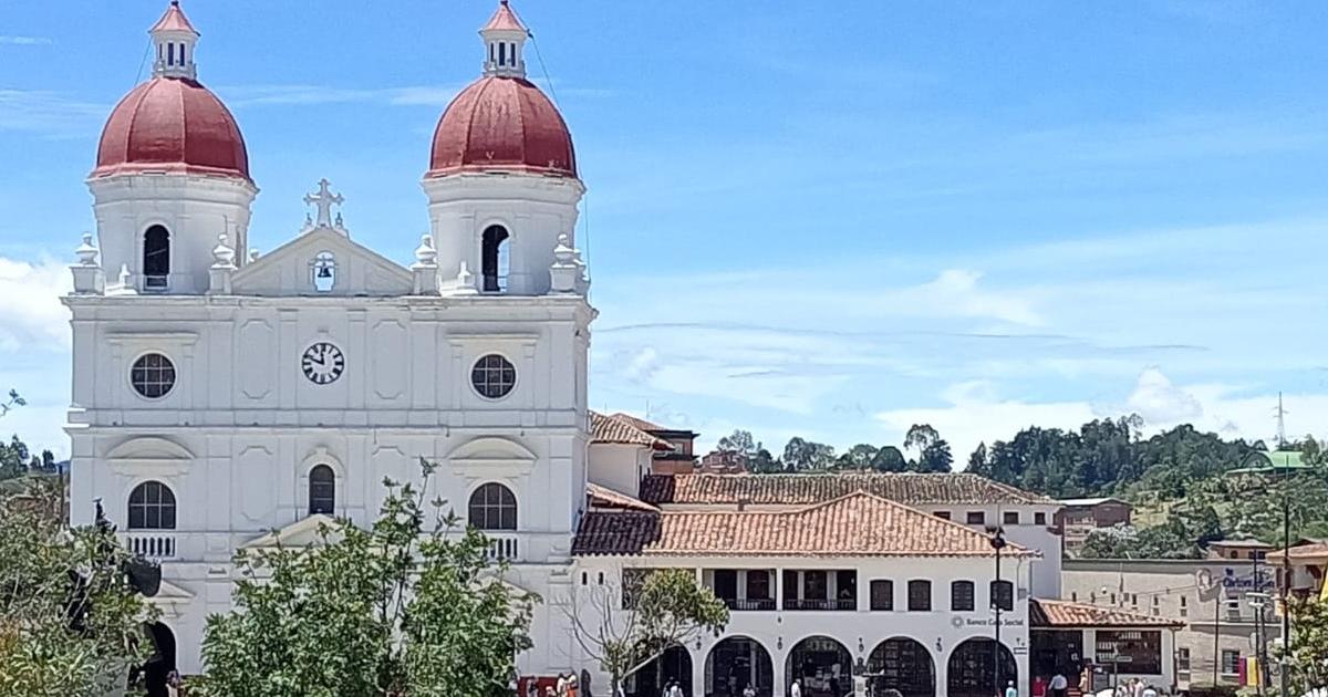 En Rionegro también declaran tres días de duelo por muerte de Miguel Uribe