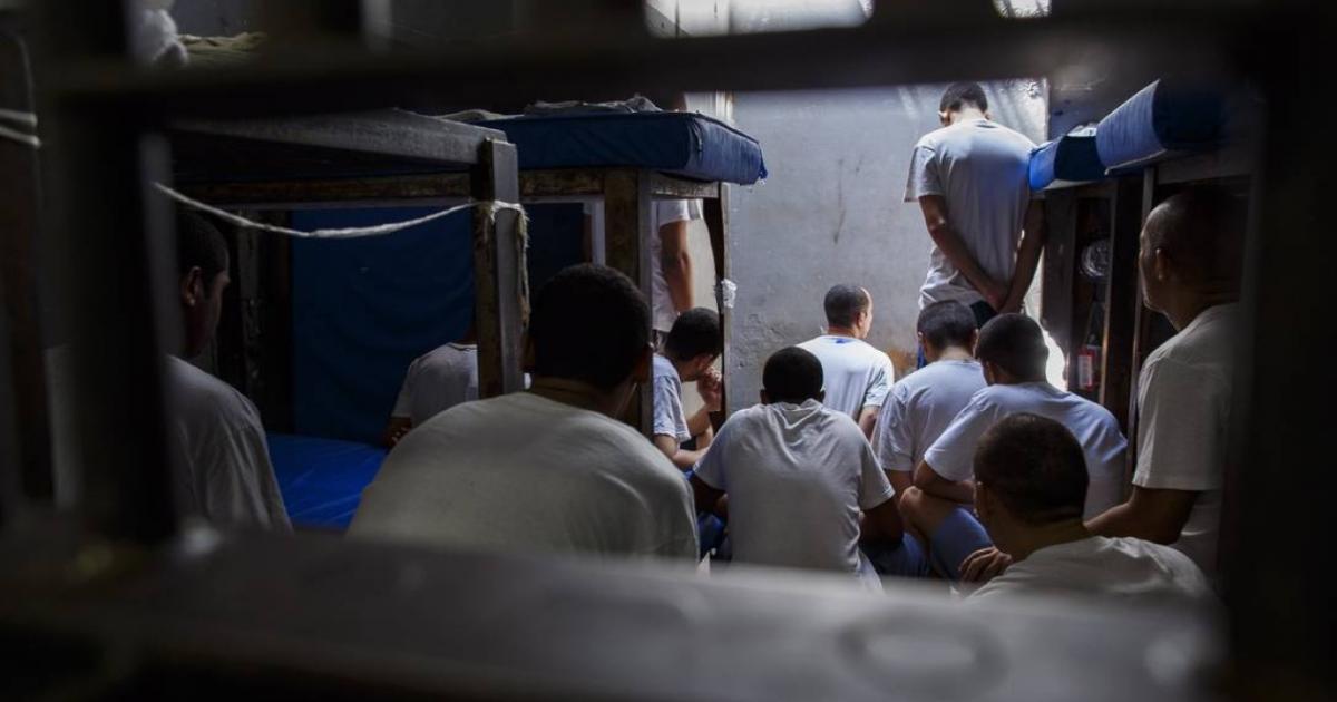 Denuncian que 60 reclusos con tuberculosis fueron trasladados a patios con población sana en cárcel de Puerto Triunfo