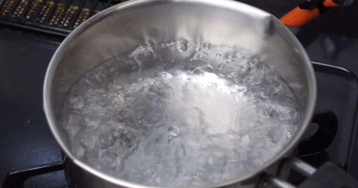 Mujer sufre graves quemaduras en el rostro tras ataque con agua caliente por parte de su nuera en Medellín