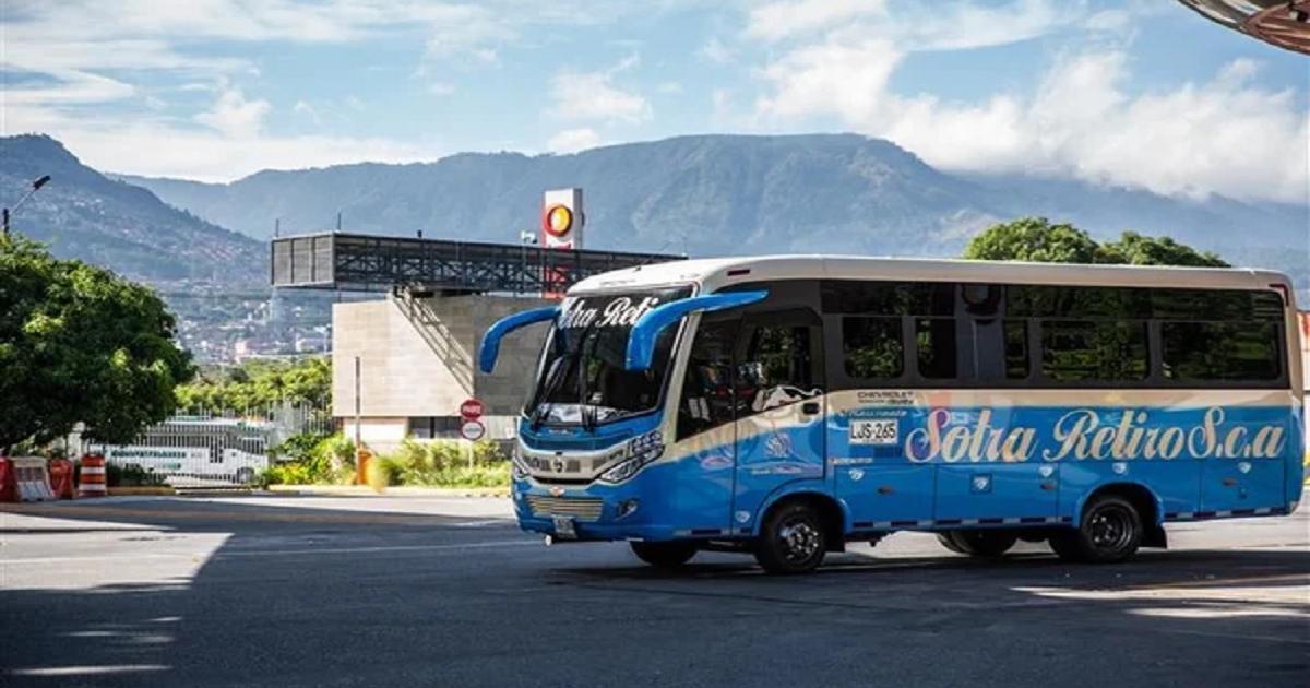 Otra empresa intermunicipal de buses se sumó a implementar el pago con Cívica