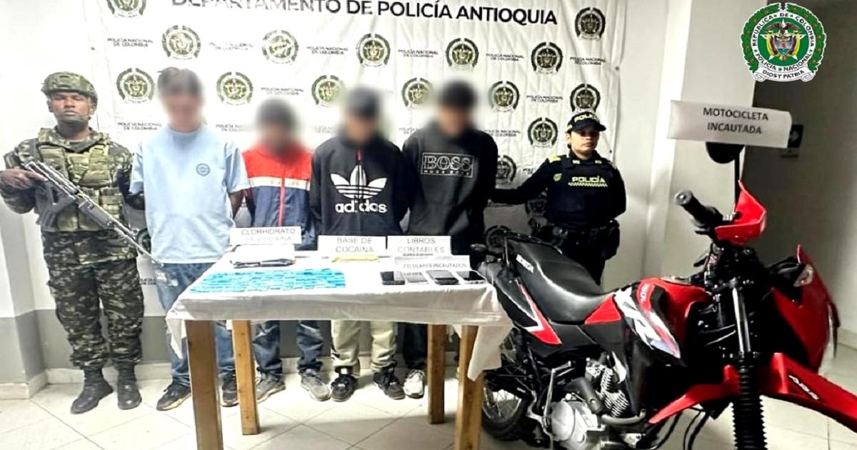 Cuatro capturados y la incautación de cocaína dejó un operativo contra el Clan del Golfo en El Santuario