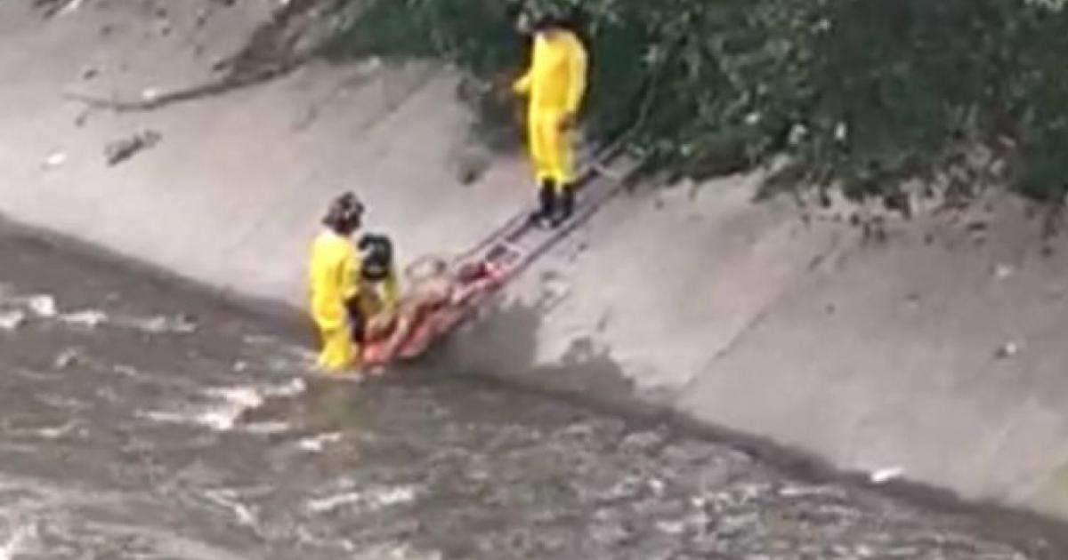 Vendedor ambulante de Medellín murió al caer a un caño durante un ataque epiléptico