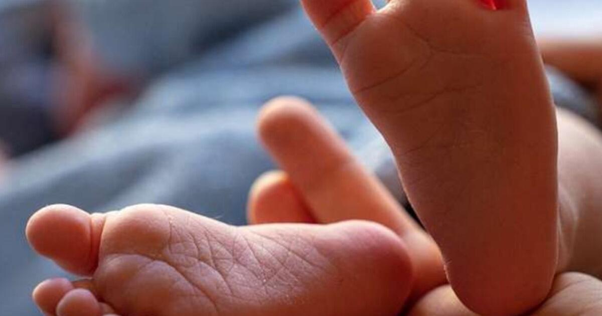 Madre de 17 años habría asesinado a su hijo recién nacido con un cable de celular en Amalfi 