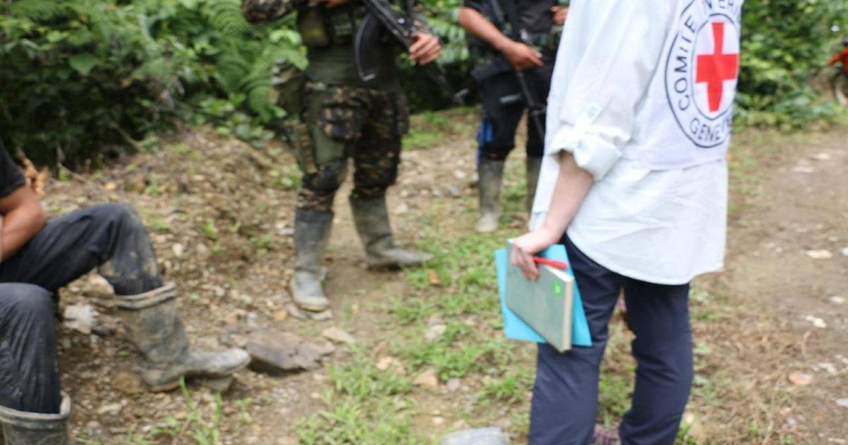 Persona que se encontraba en poder del Frente 36 del Bloque Magdalena Medio, fue liberada en zona rural de Antioquia