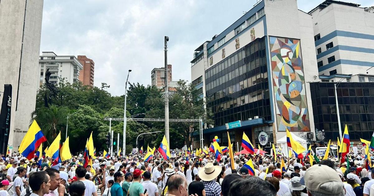 Autoridades resaltan el buen comportamiento de las cerca de 60 mil personas que salieron a las calles de Medellín